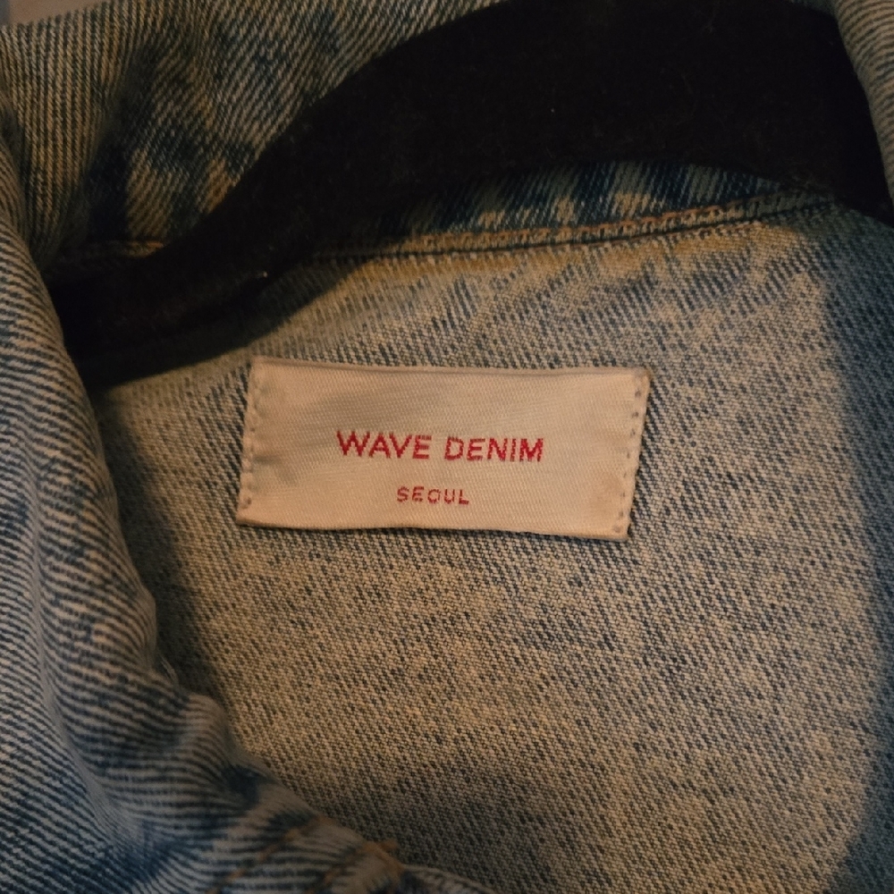 Cropped Distressed Denim Jacket - Picture 6 of 16